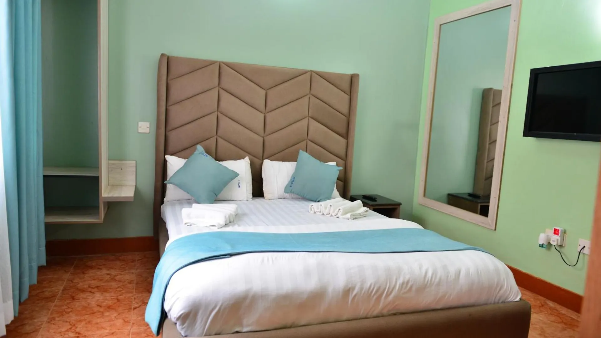 E Club Hotel 坎帕拉