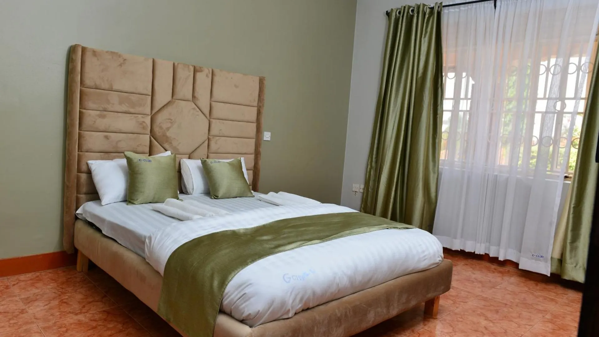 E Club Hotel 坎帕拉